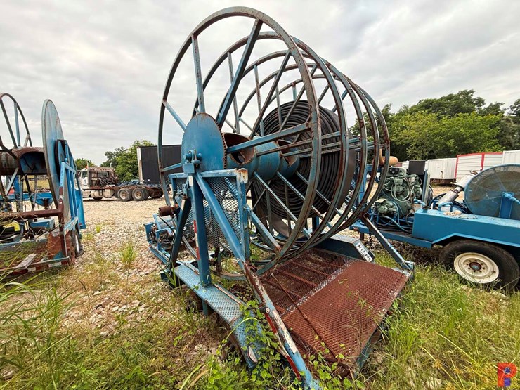 2014-luttrell-welding-services-19’-x-96”-t/a-bumper-pull-hydraulic-reel-trailer-image-5