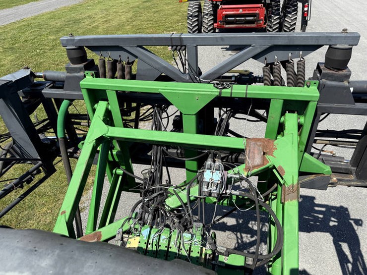 2005-john-deere-4720-image-52