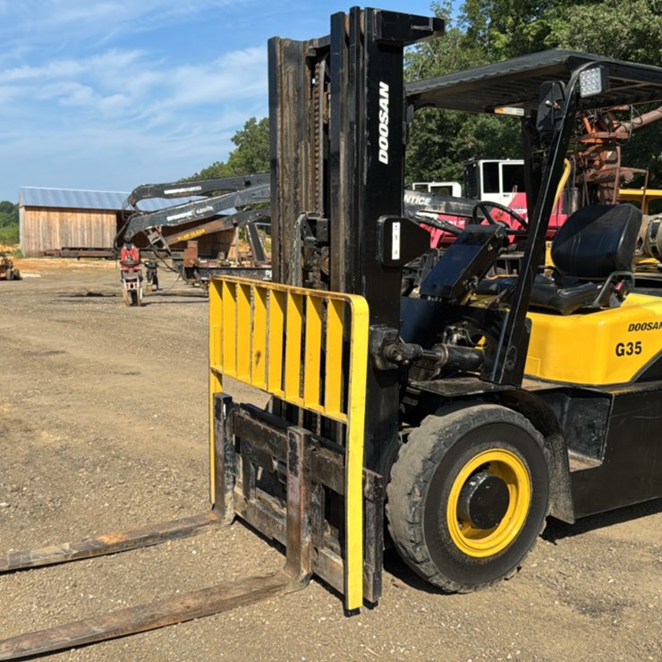 #269 • Doosan G35 Forklift