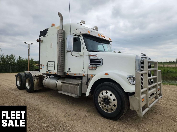 2012-freightliner-coronado-122-image-2