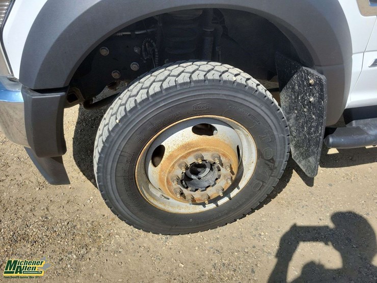 2022-ford-f550-image-10