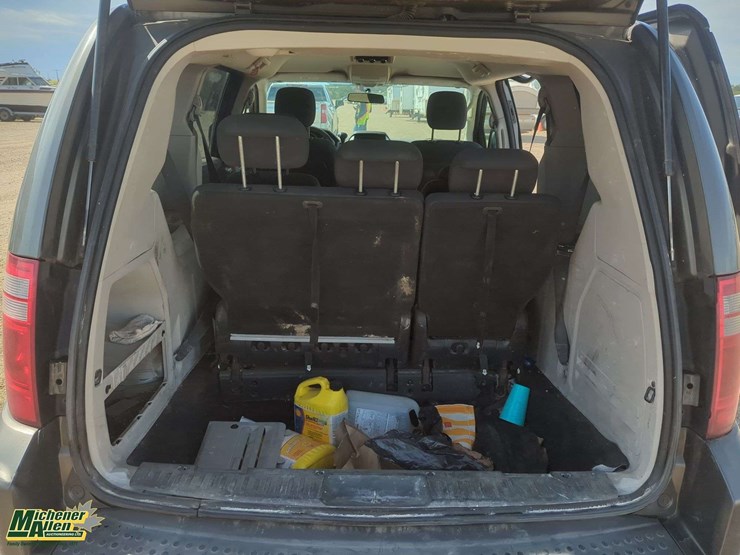 2010-dodge-grand-caravan-se-image-22