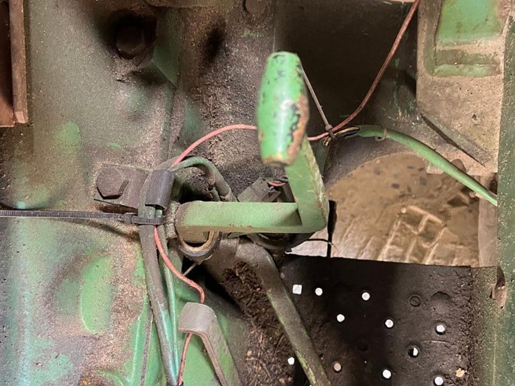john-deere-2040-image-33