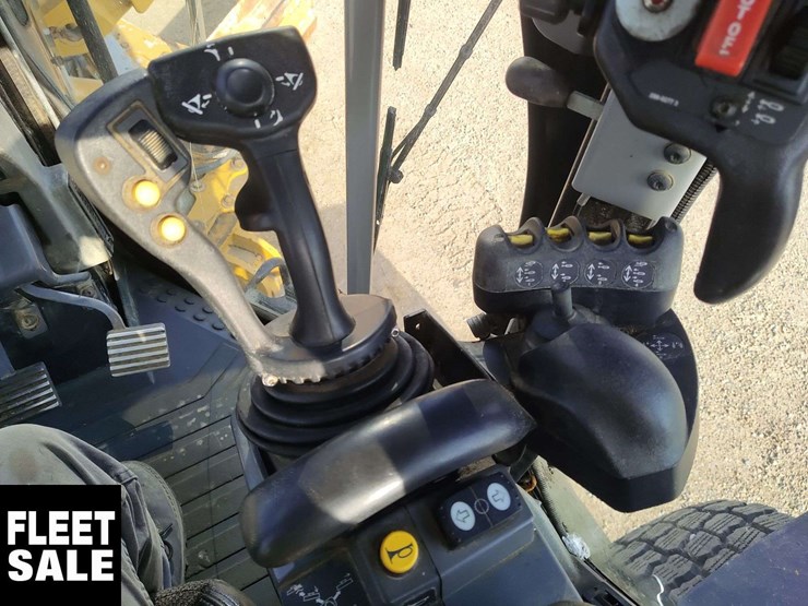 2020-caterpillar-14-image-13