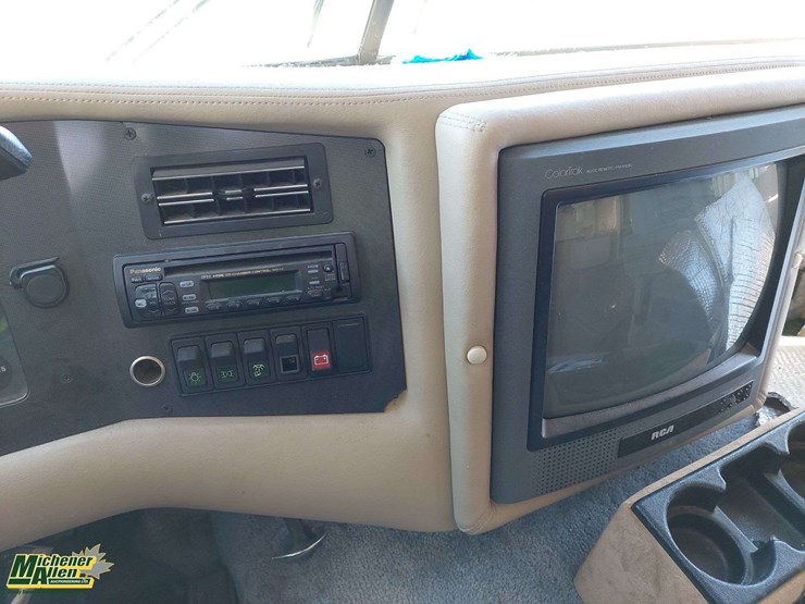 1992-chevrolet-p30-image-10