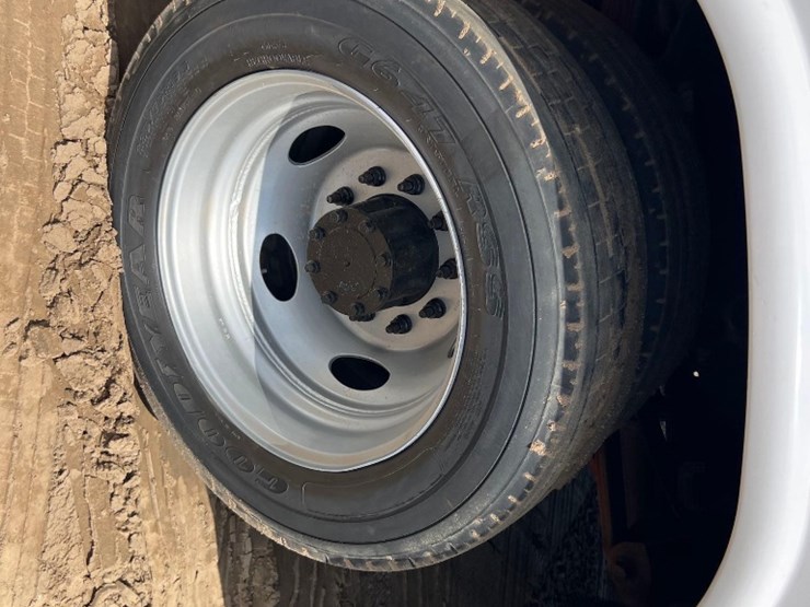 2015-ford-f450-xl-image-10