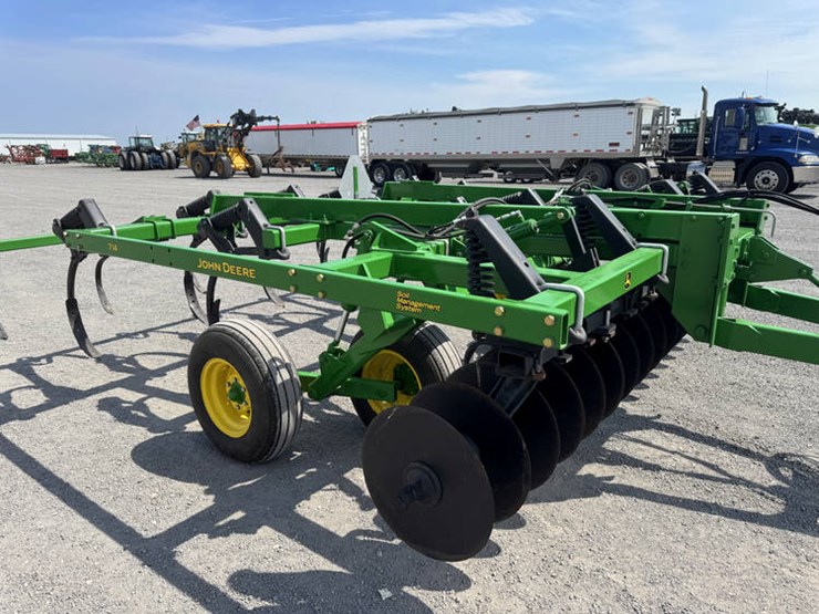 john-deere-714-image-2