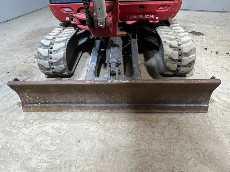 takeuchi-tb370-image-14