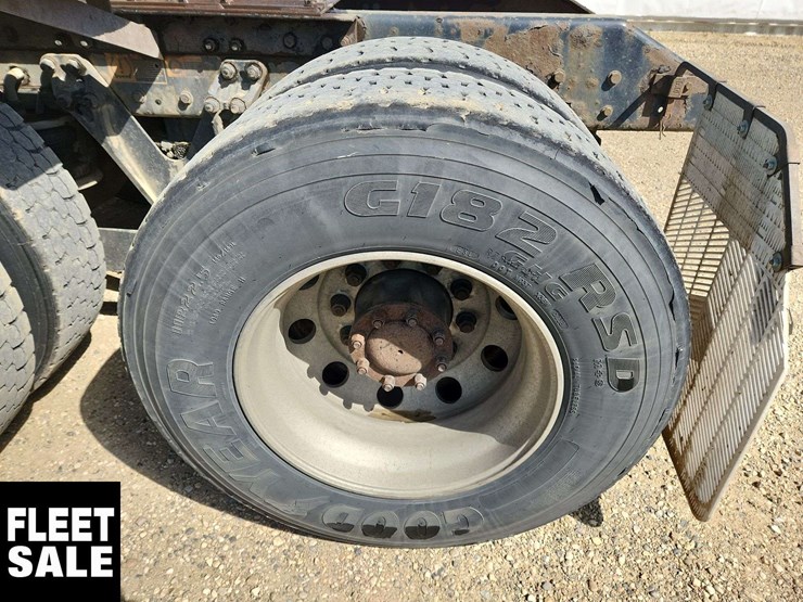 2014-kenworth-t660-image-25