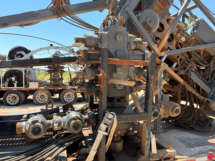 2012-total-equipment-and-service-15k-1-1/4”-4-axle-coil-tubing--trailer-image-35