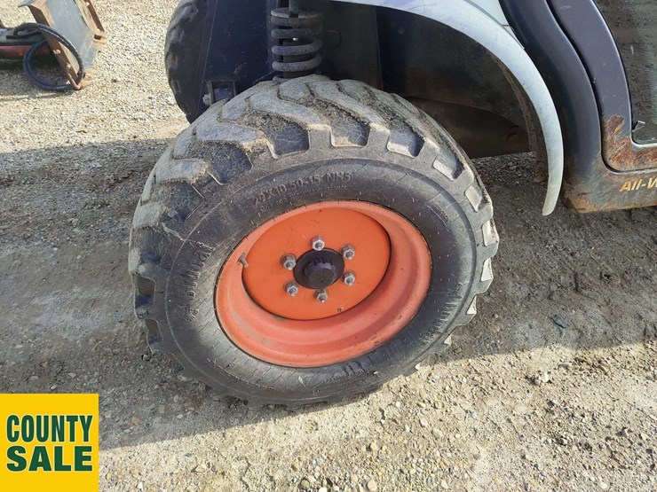 2011-bobcat-toolcat-5600-image-26