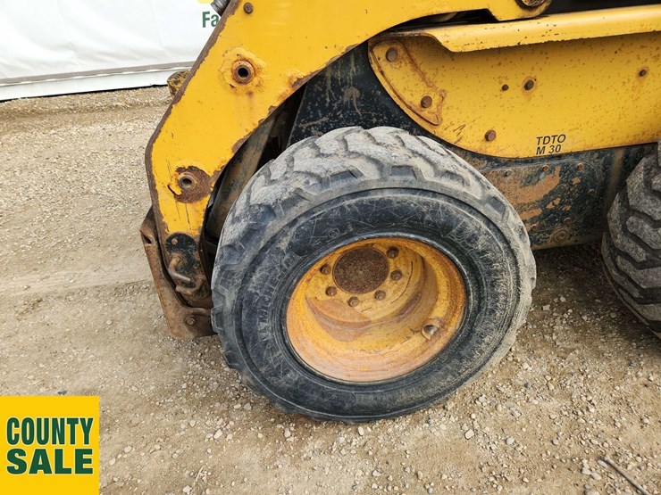 2005-caterpillar-246b-image-11
