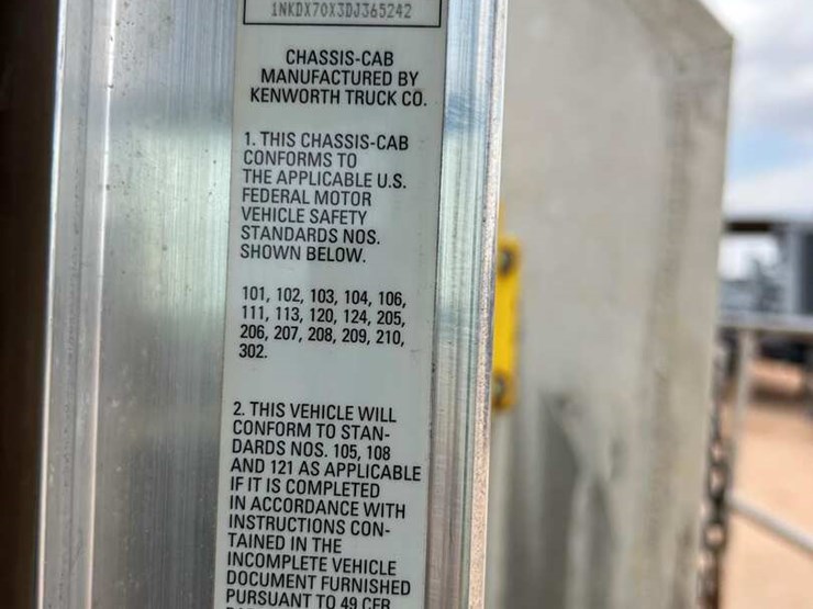 2013-kenworth-t800-image-37