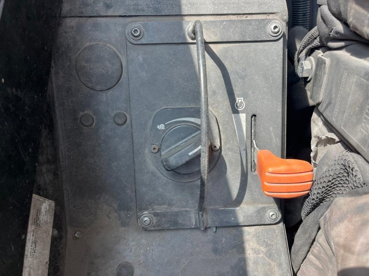 2015-jcb-525-60-image-34
