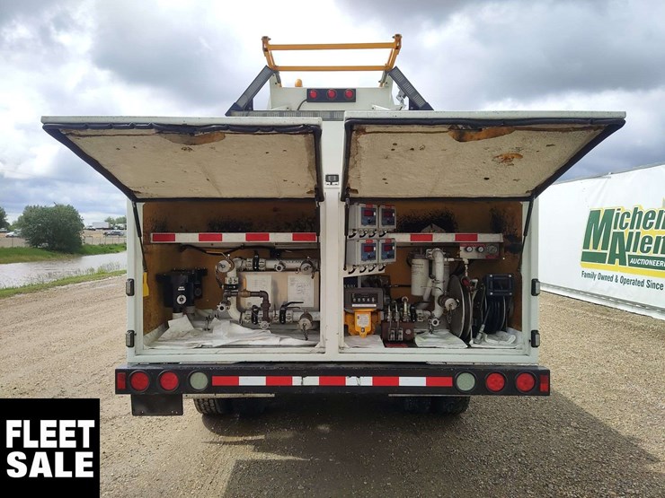 2007-gmc-t8500-image-24