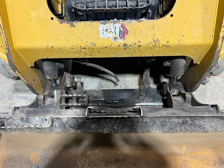 2021-caterpillar-259d3-image-10