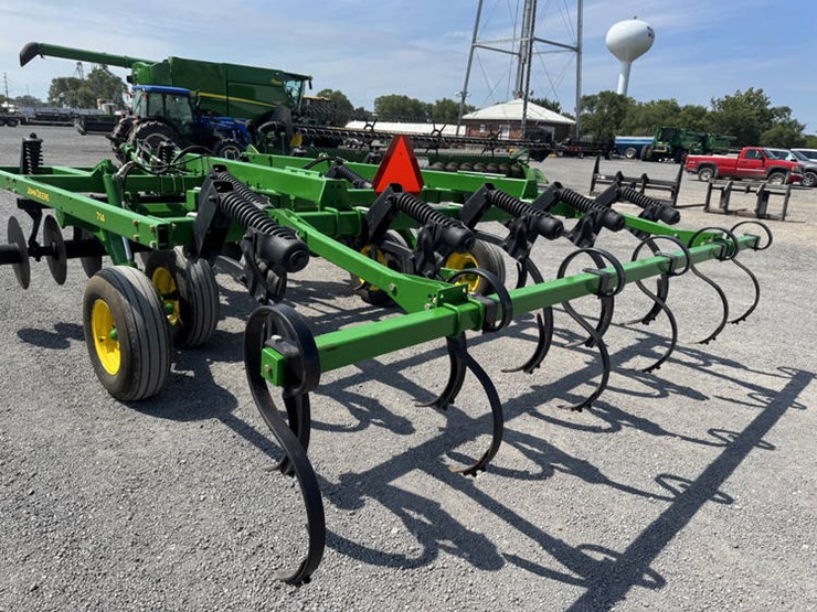john-deere-714-image-10