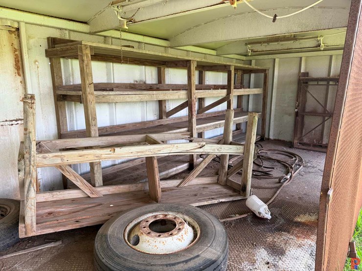 24’l-x-10.6’w-x-9’h-skidded-doghouse-w/-open-side-sliding-doors-image-5