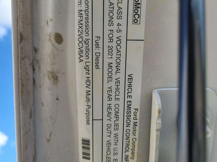 2022-ford-f550-image-17