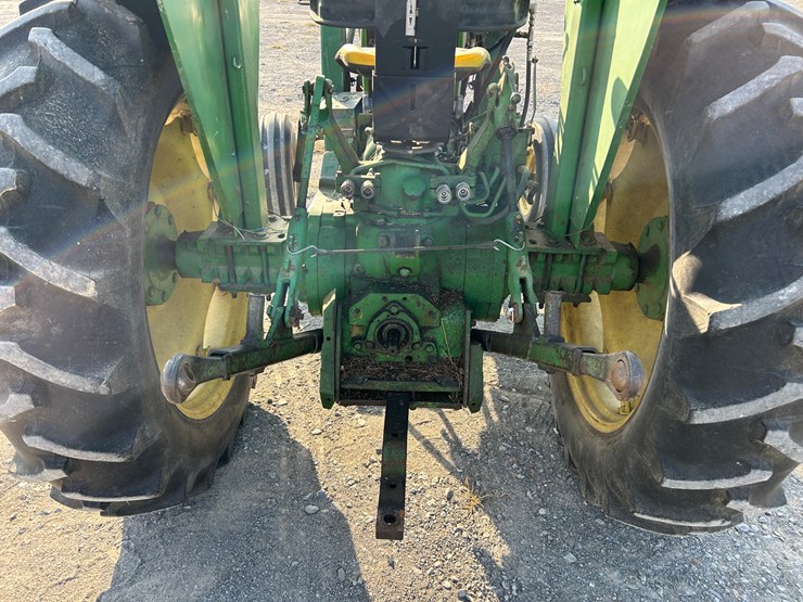 john-deere-2120-image-7