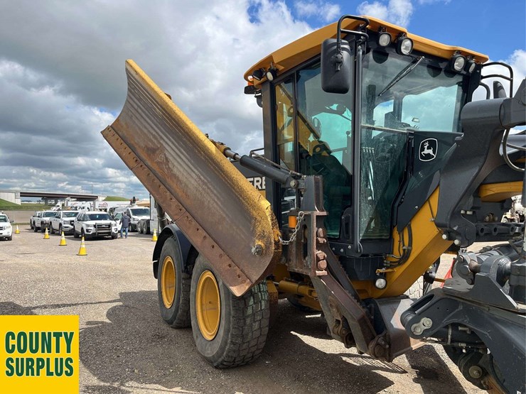 2017-deere-870g-image-22