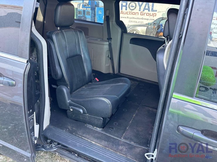 2018-dodge-grand-caravan-sxt-image-18