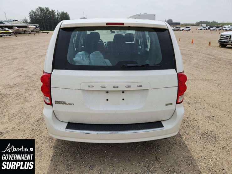 2013-dodge-grand-caravan-image-15