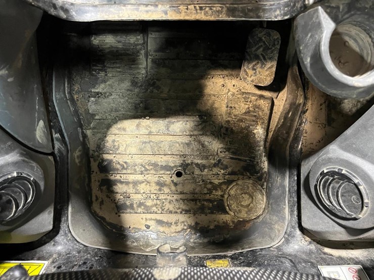 2021-caterpillar-259d3-image-33