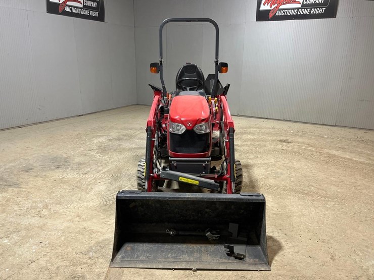 2020-massey-ferguson-gc1723eb-image-8