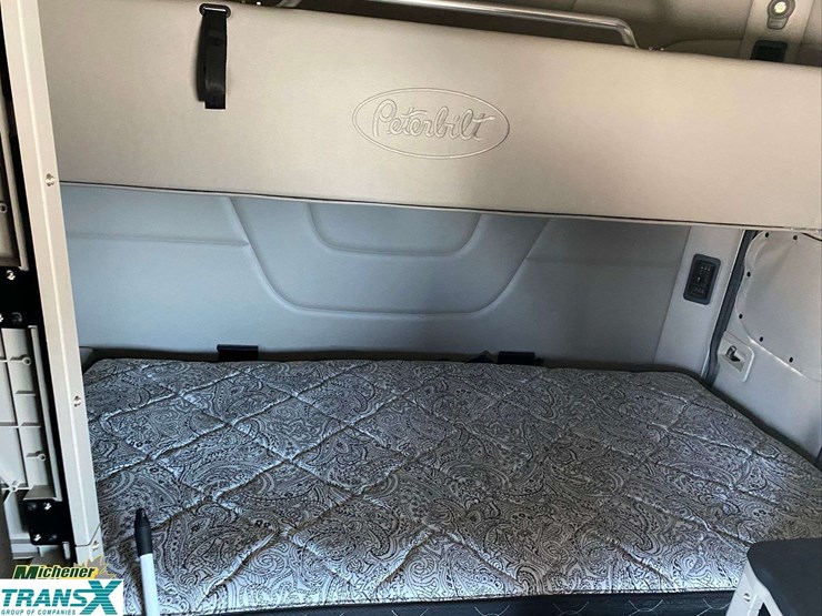 2019-peterbilt-579-image-43