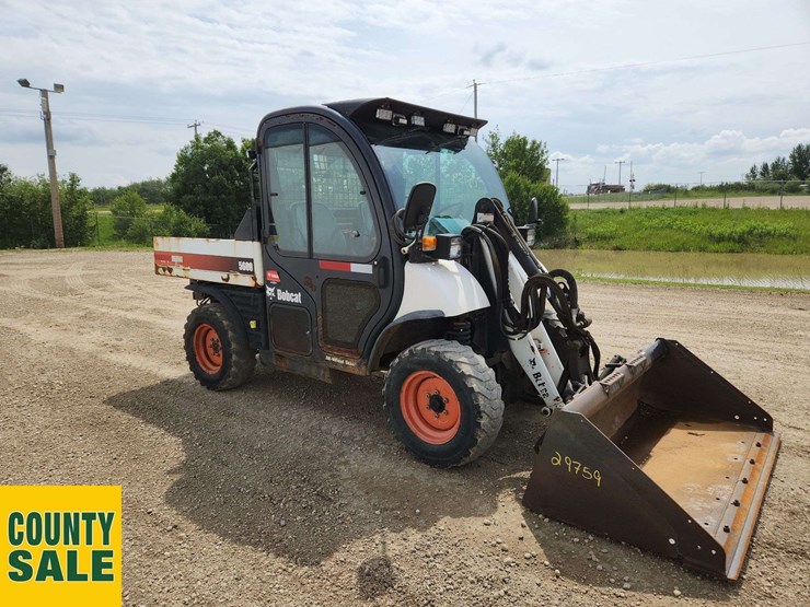 2011-bobcat-toolcat-5600-image-2
