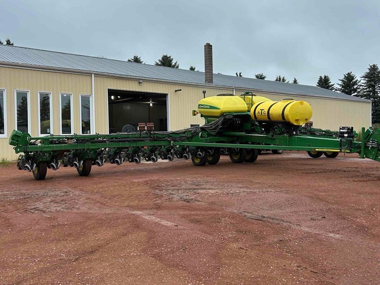 2014-john-deere-1770nt-image-9