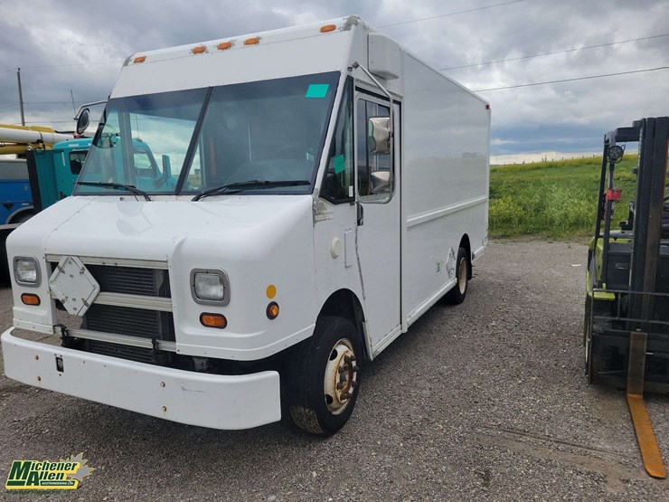 2005-freightliner-mt45-image-1