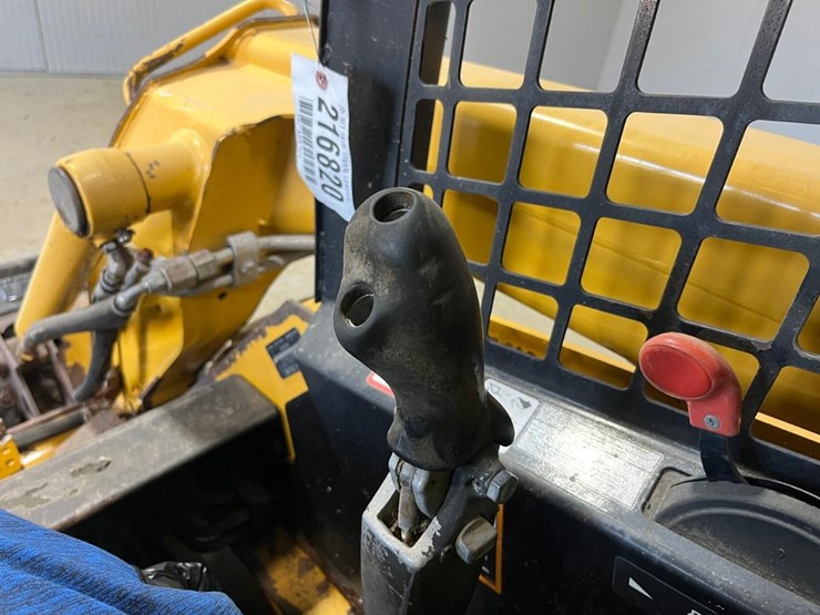 john-deere-317-image-26