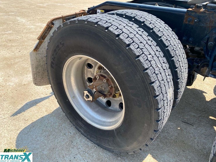 2019-peterbilt-579-image-18