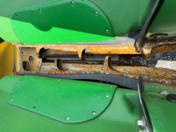 2013-john-deere-612c-image-16