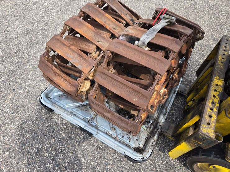 (2)-steel-skidsteer-tracks.-removed-from-2004-case-xt70,-very-little-use-image-4