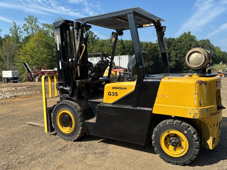 #269-•-doosan-g35-forklift-image-3