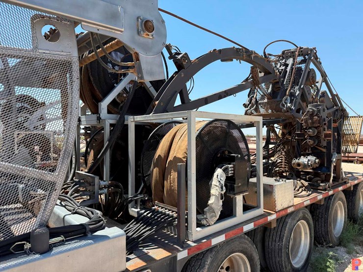 2012-total-equipment-and-service-15k-1-1/4”-4-axle-coil-tubing--trailer-image-6