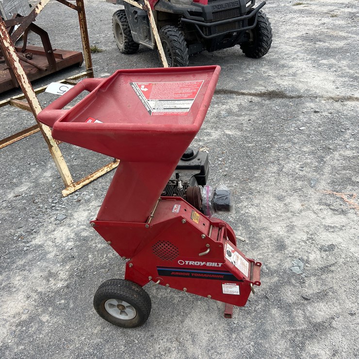 #55 • TROY-BILT JUNIOR TOMOHAWK WOOD CHIPPER