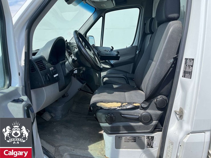 2010-mercedes-benz-sprinter-3500-image-6