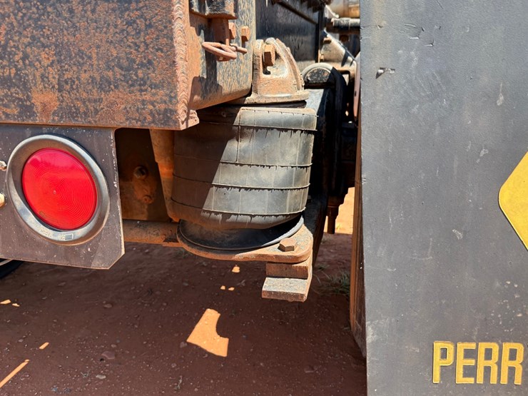 1990-kenworth-t400-image-11