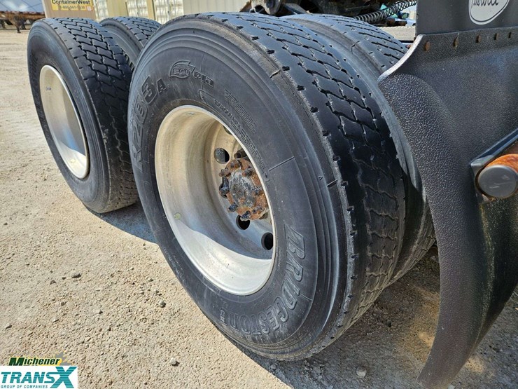 2020-peterbilt-579-image-13