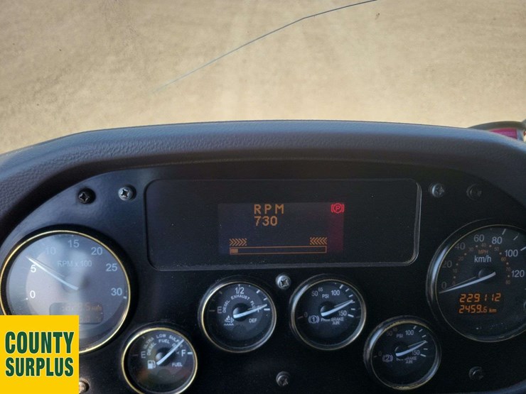 2020-peterbilt-520-image-19