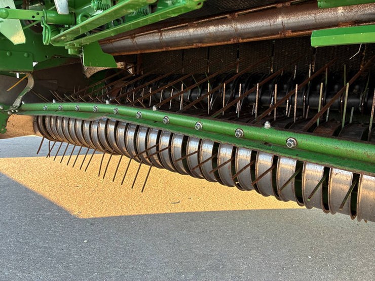 2019-john-deere-560m-image-17