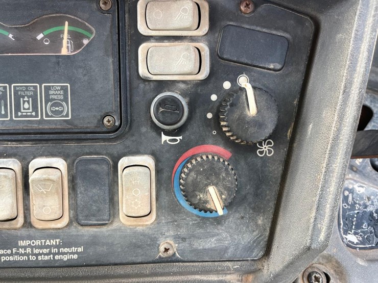 deere-410g-image-35