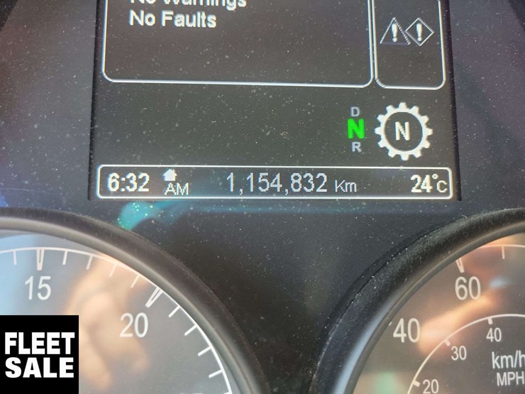 2019-peterbilt-579-image-19
