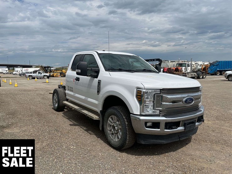2019-ford-f350-image-18