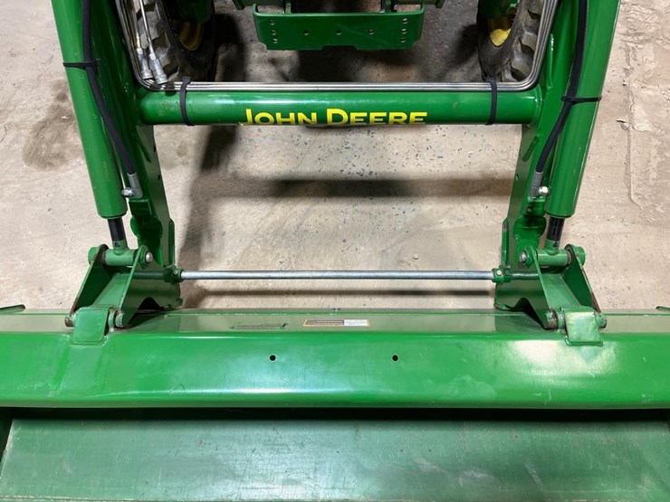 2021-john-deere-4044m-image-10