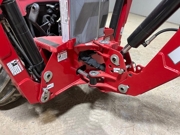 2020-massey-ferguson-gc1723eb-image-14